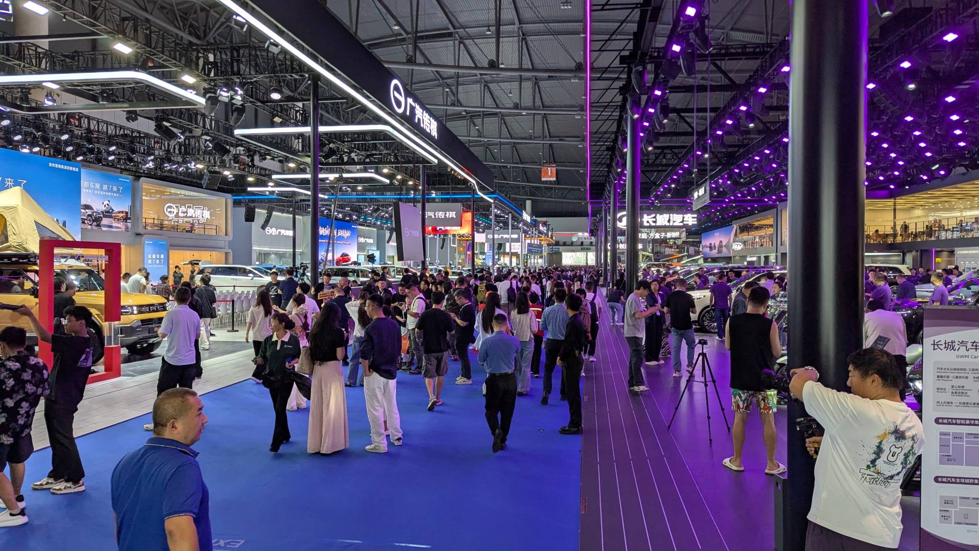 Crowded exhibition hall at the 2026 Chengdu Motor Show