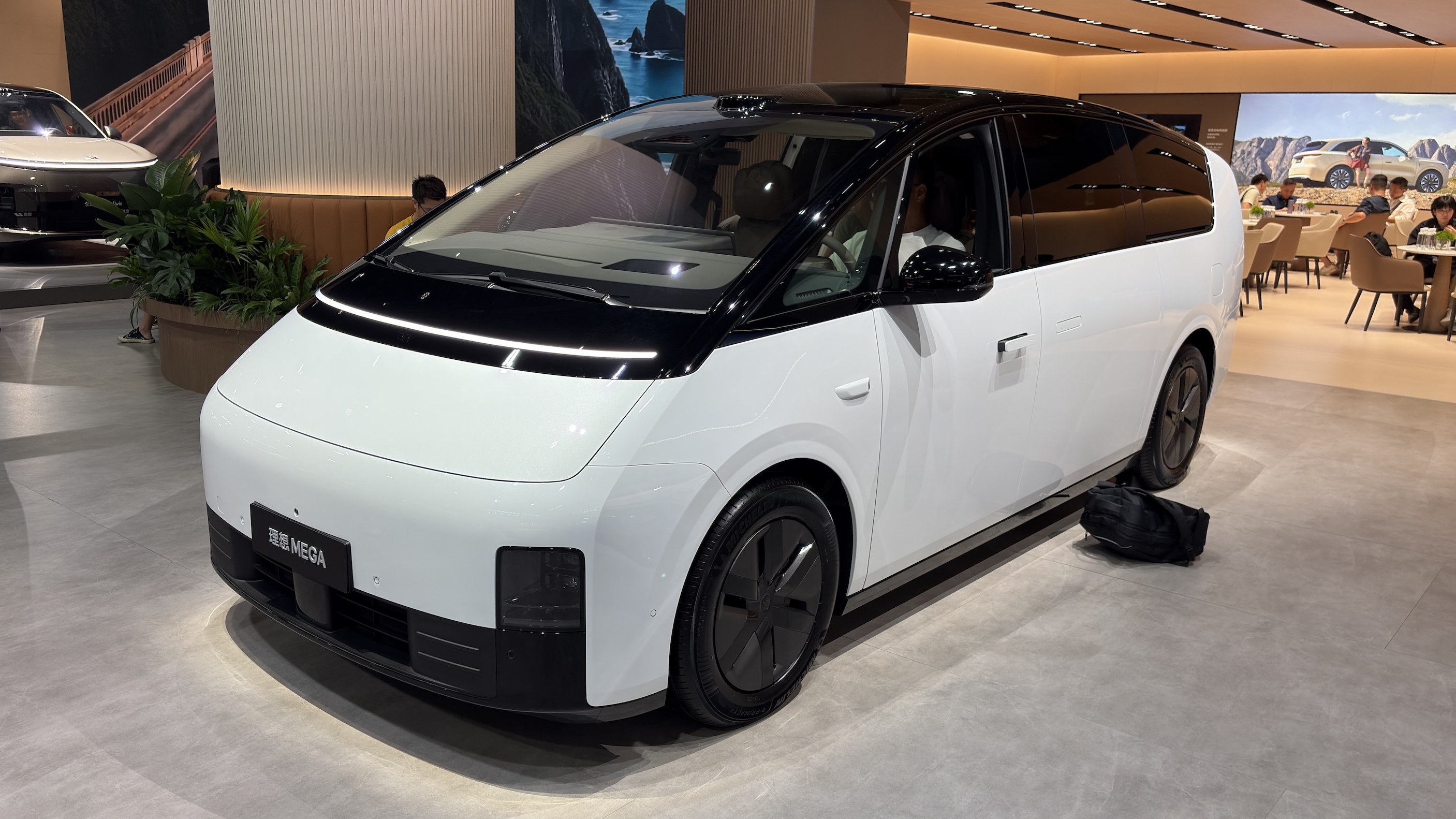 Li Auto MEGA with roof lidar at Chengdu Motor Show 2026
