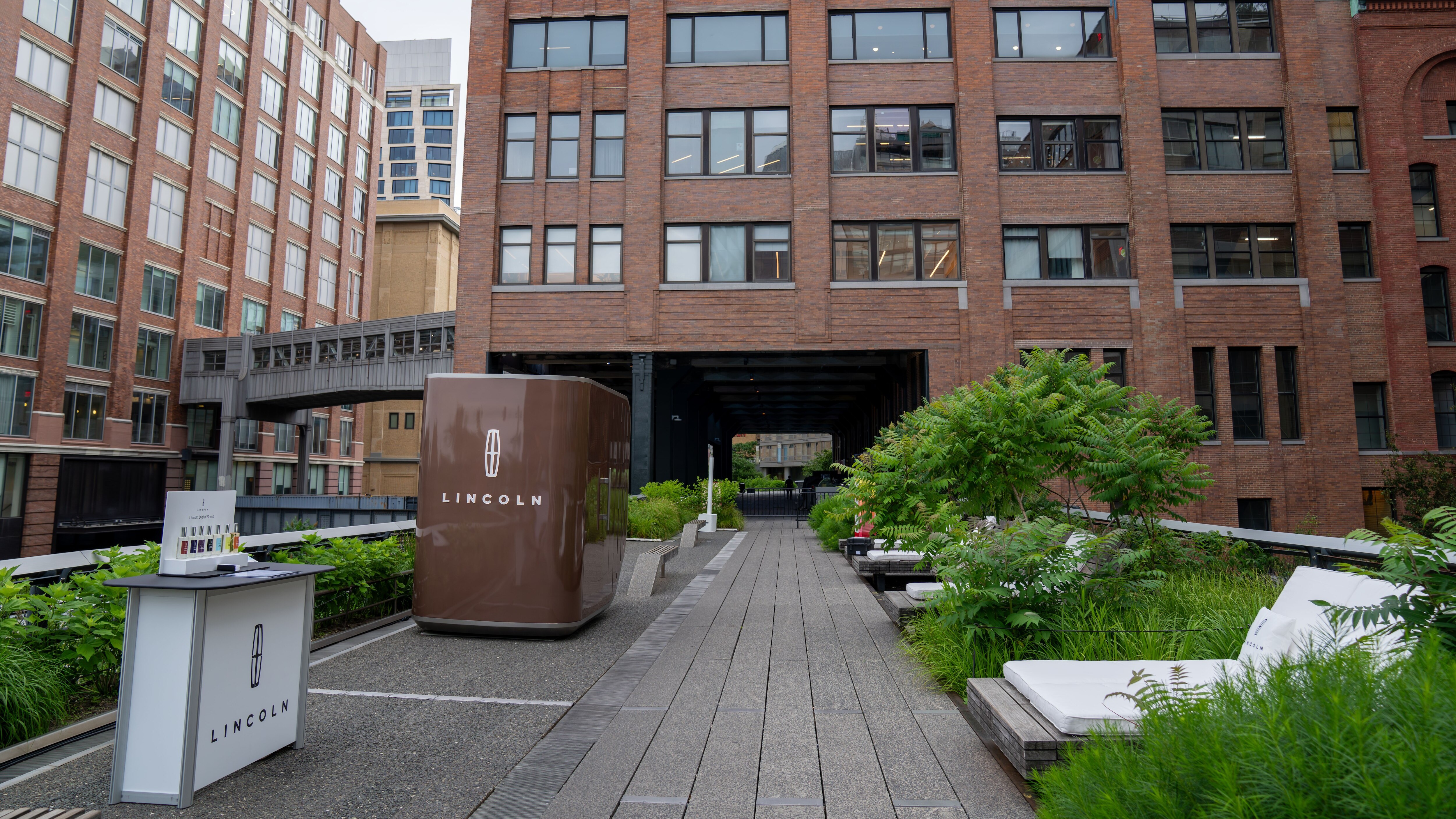Lincoln Sanctuary pod on the High Line walkway in New York