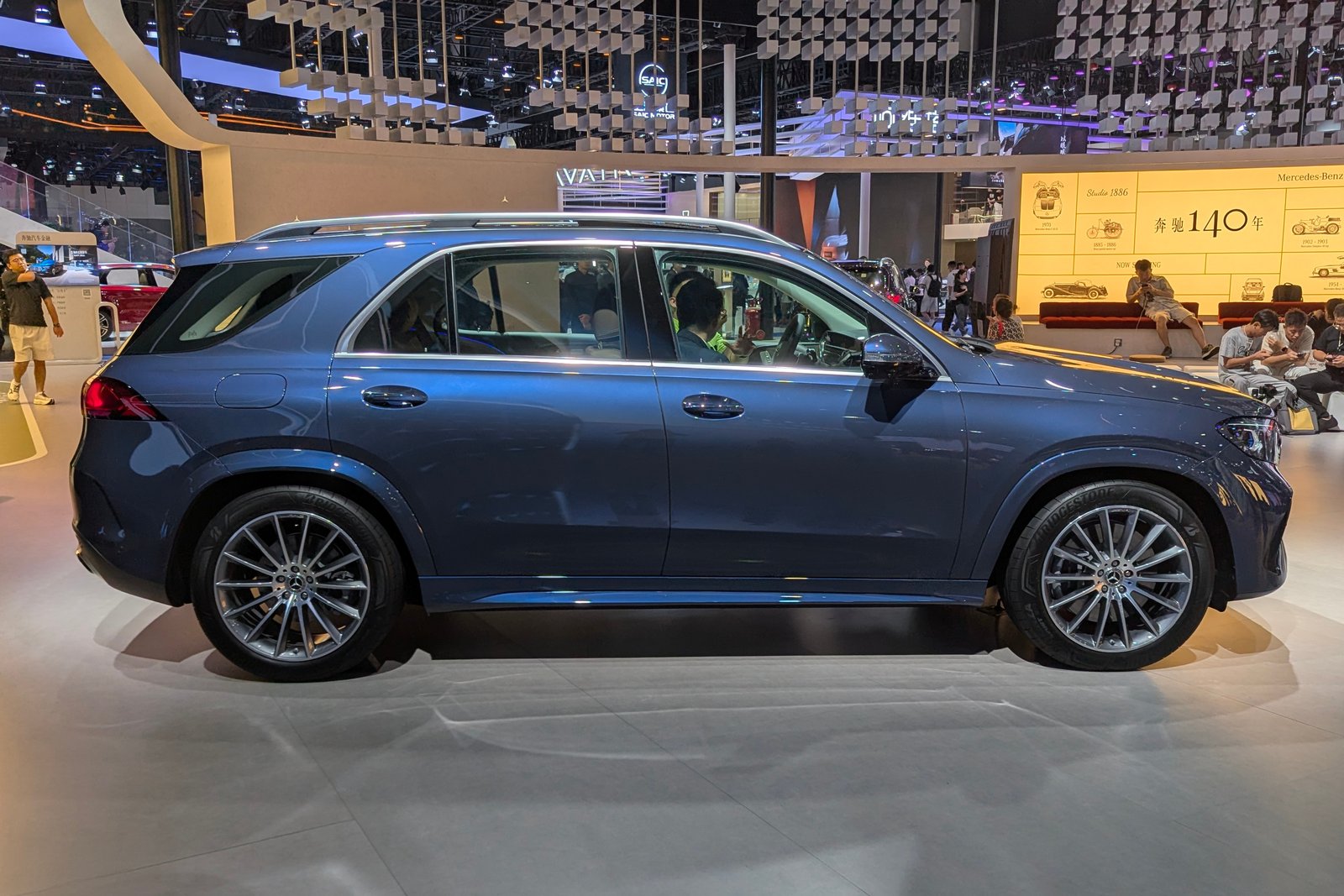 Mercedes-Benz GLE L long-wheelbase profile view at Chengdu
