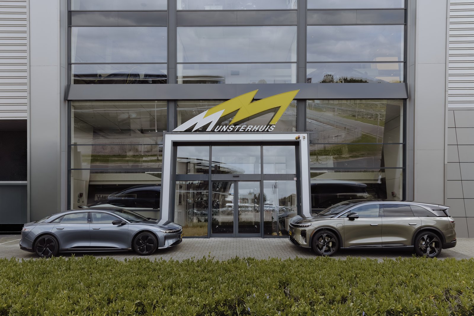 Lucid Air and Gravity parked outside Munsterhuis dealership in the Netherlands