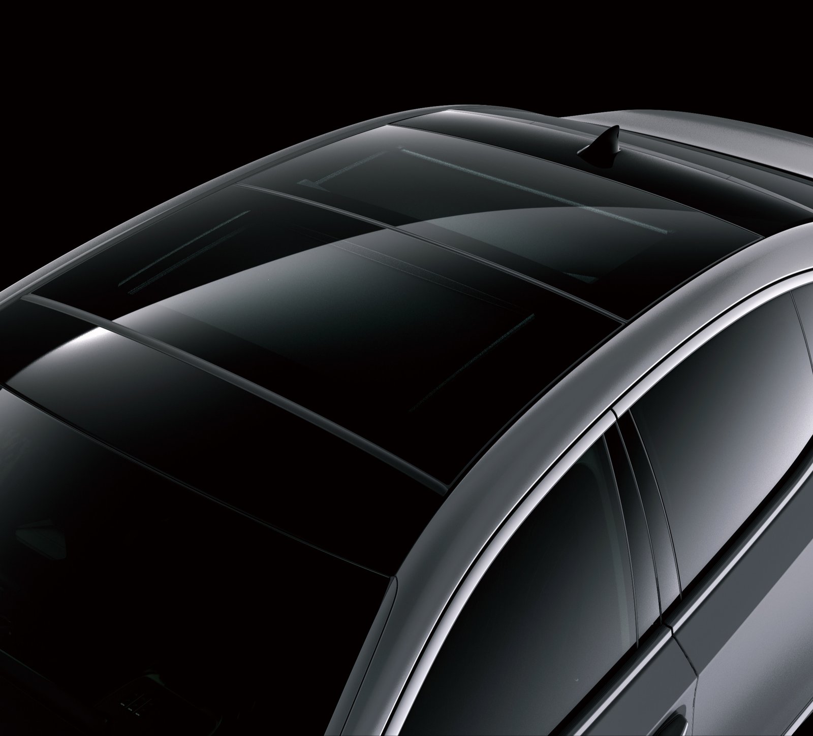 Panoramic glass roof on the updated Lexus LS seen from above