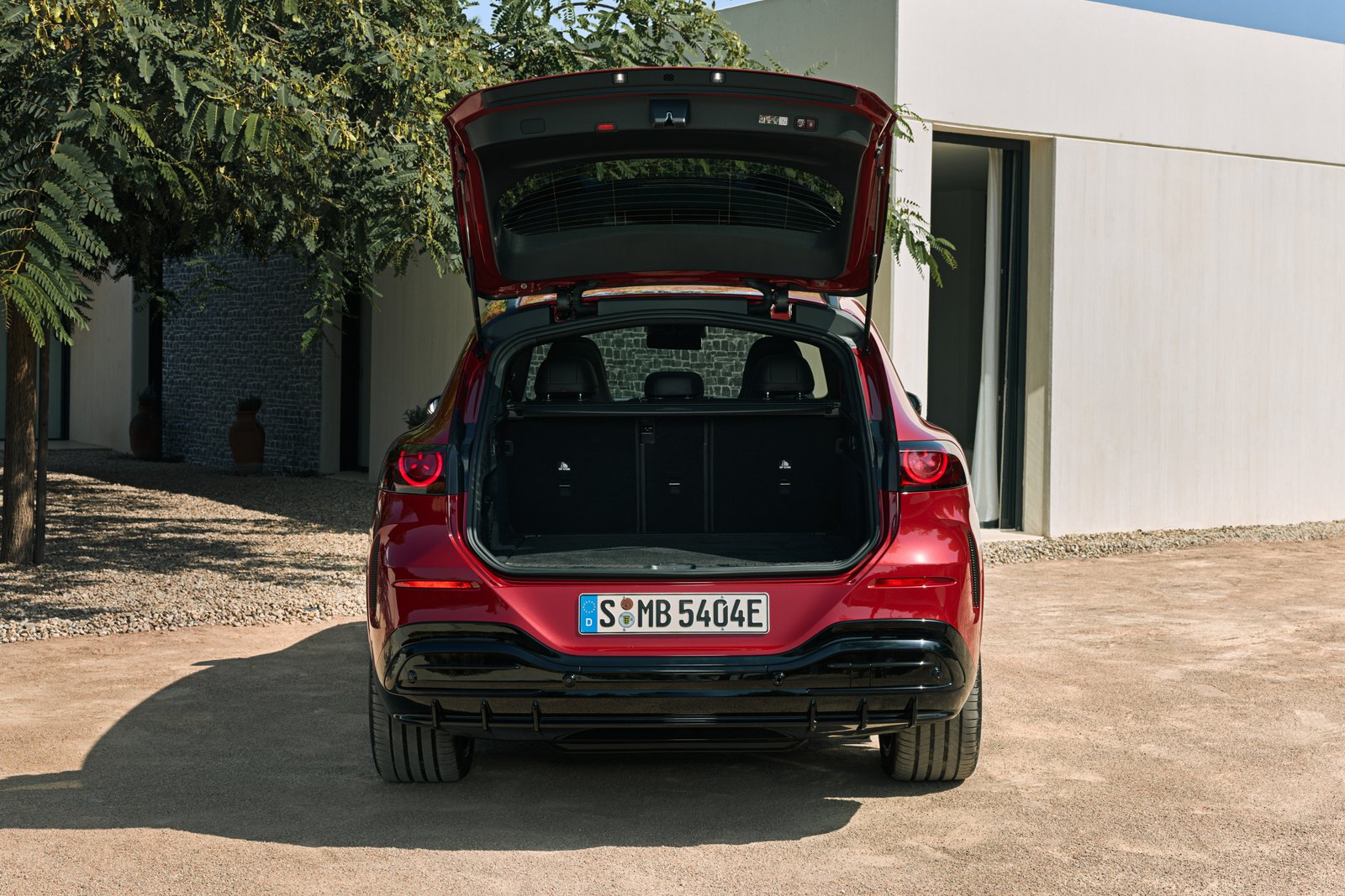 Open cargo area of the Mercedes GLC 400 4MATIC Electric with rear seats in place