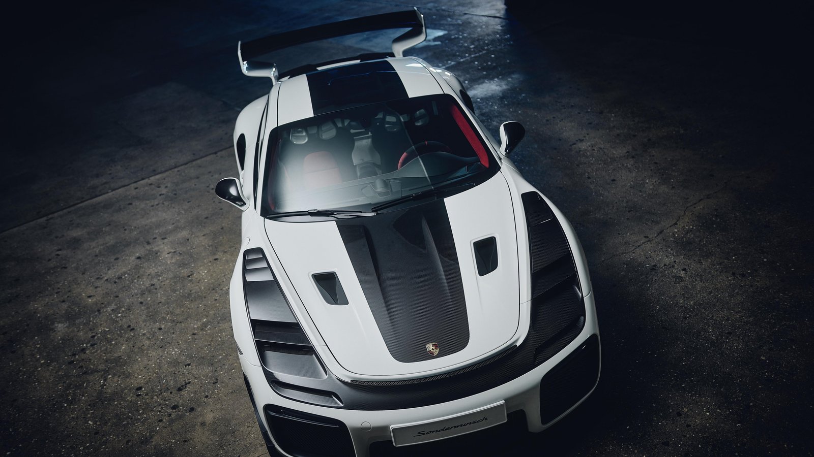 Overhead view of Porsche Flachbau RS showing carbon stripe and rear wing