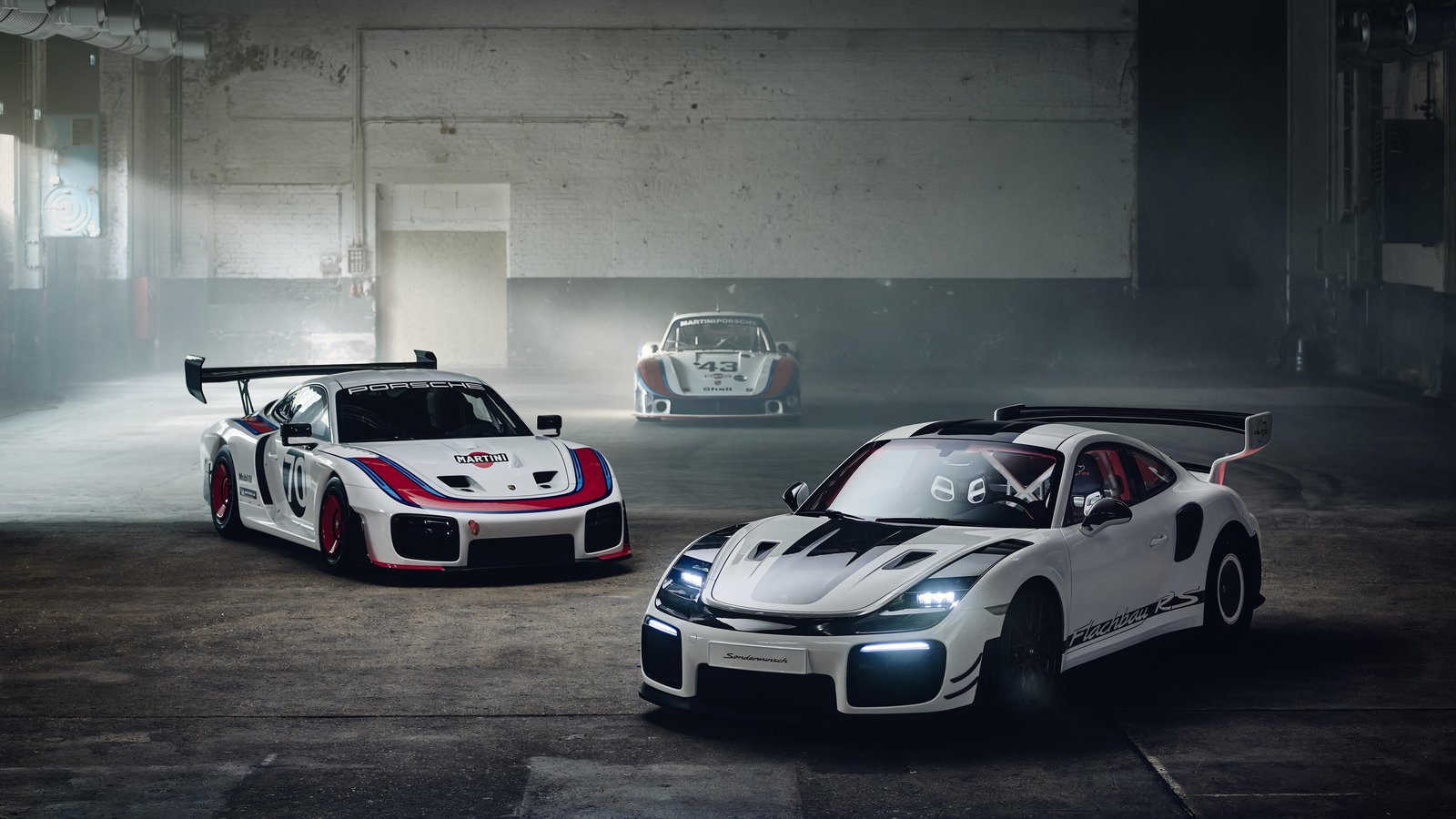 Porsche Flachbau RS with 2018 935 and historic 935/78 Moby Dick