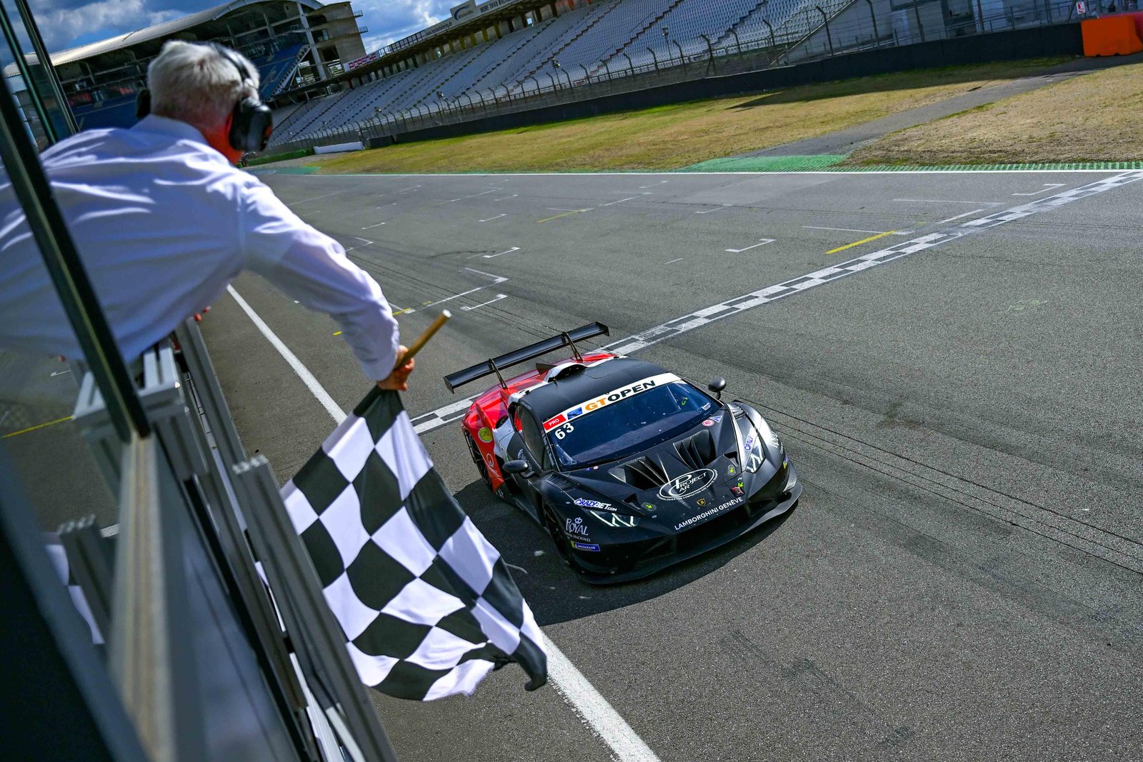 Lamborghini Huracán GT3 taking the checkered flag at Hockenheim
