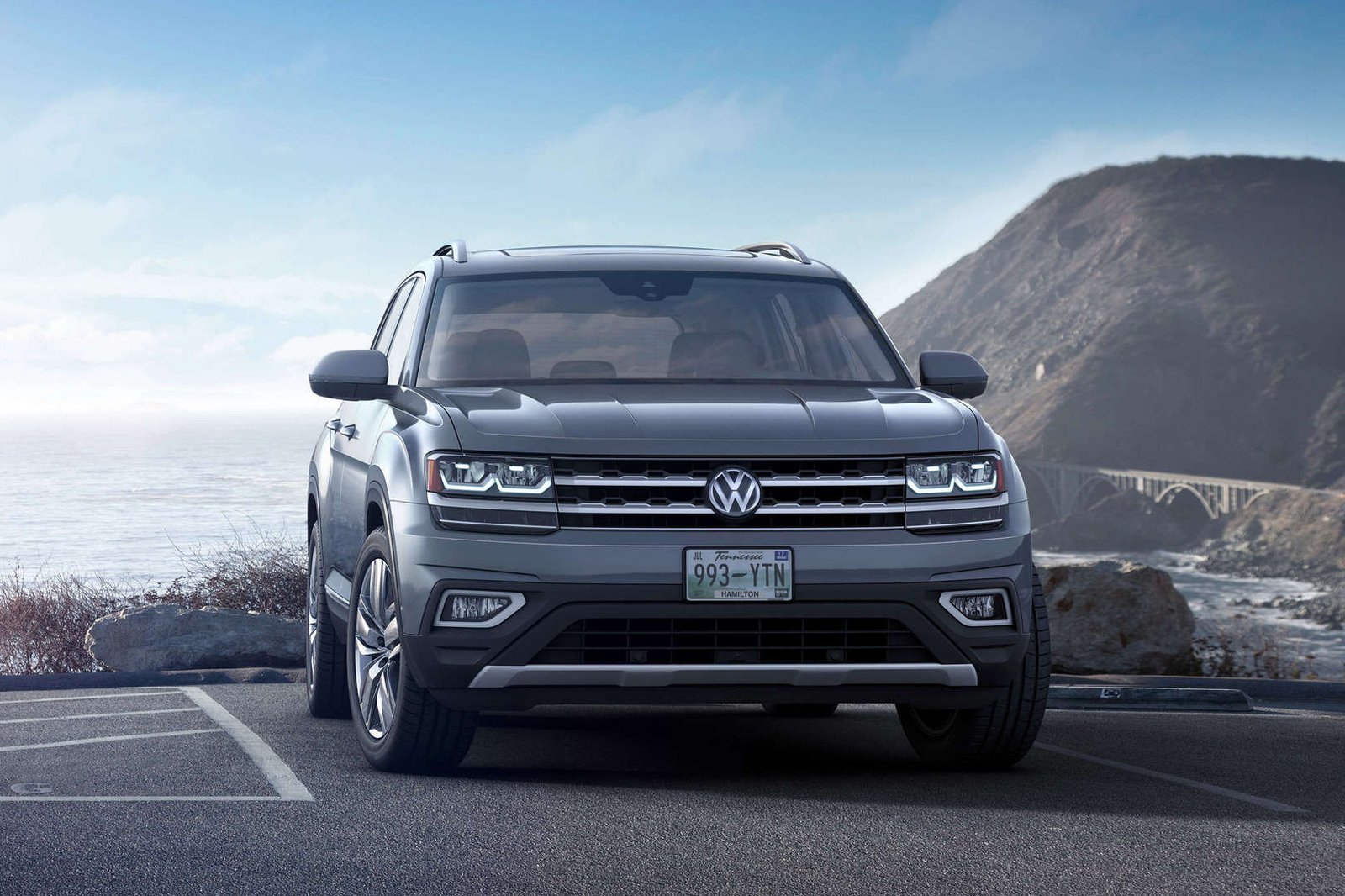 Front view of a 2018 Volkswagen Atlas parked at a coastal overlook