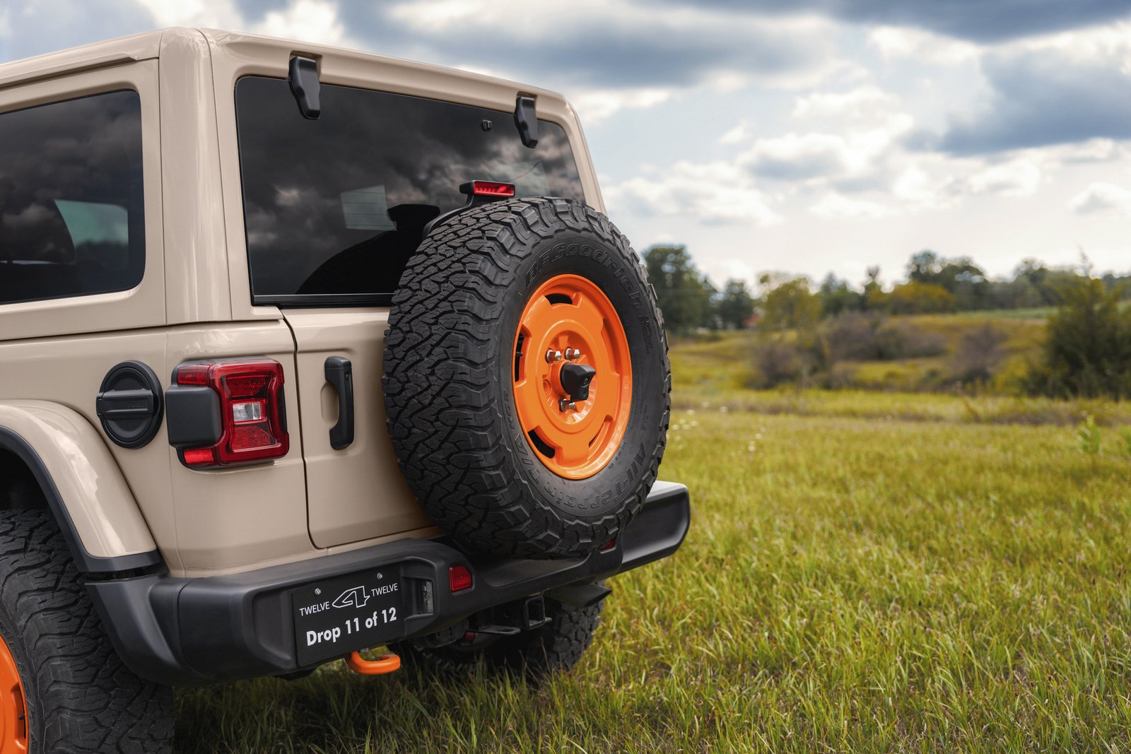 Rear view of Wrangler JL-2A with Twelve 4 Twelve Drop 11 of 12 plate