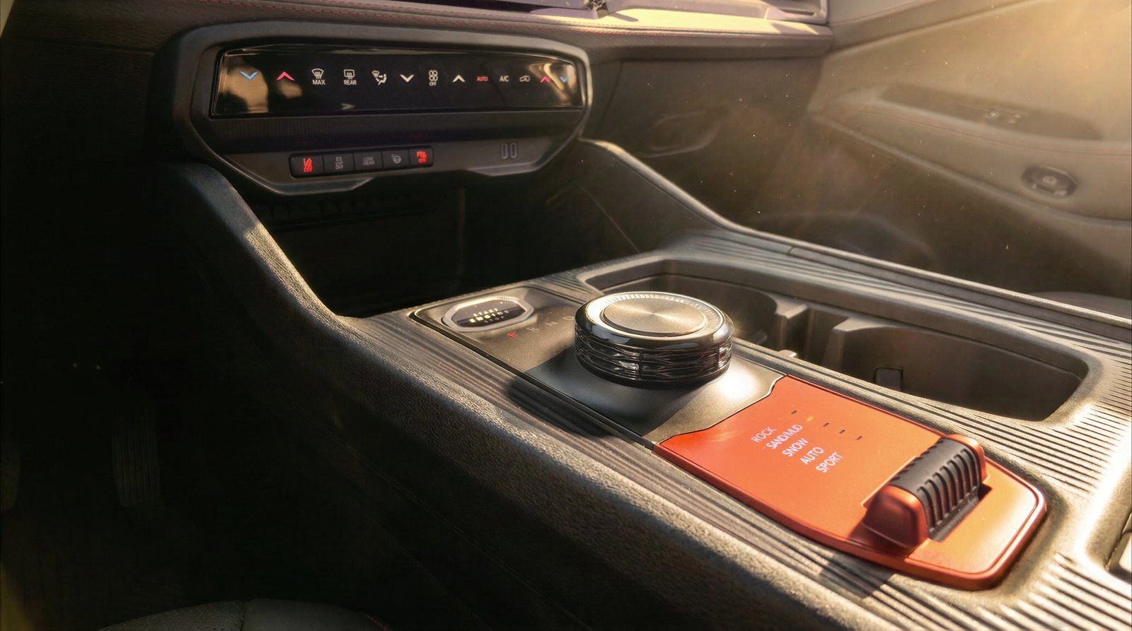 Cherokee Trailhawk center console with Selec-Terrain switch and rotary shifter