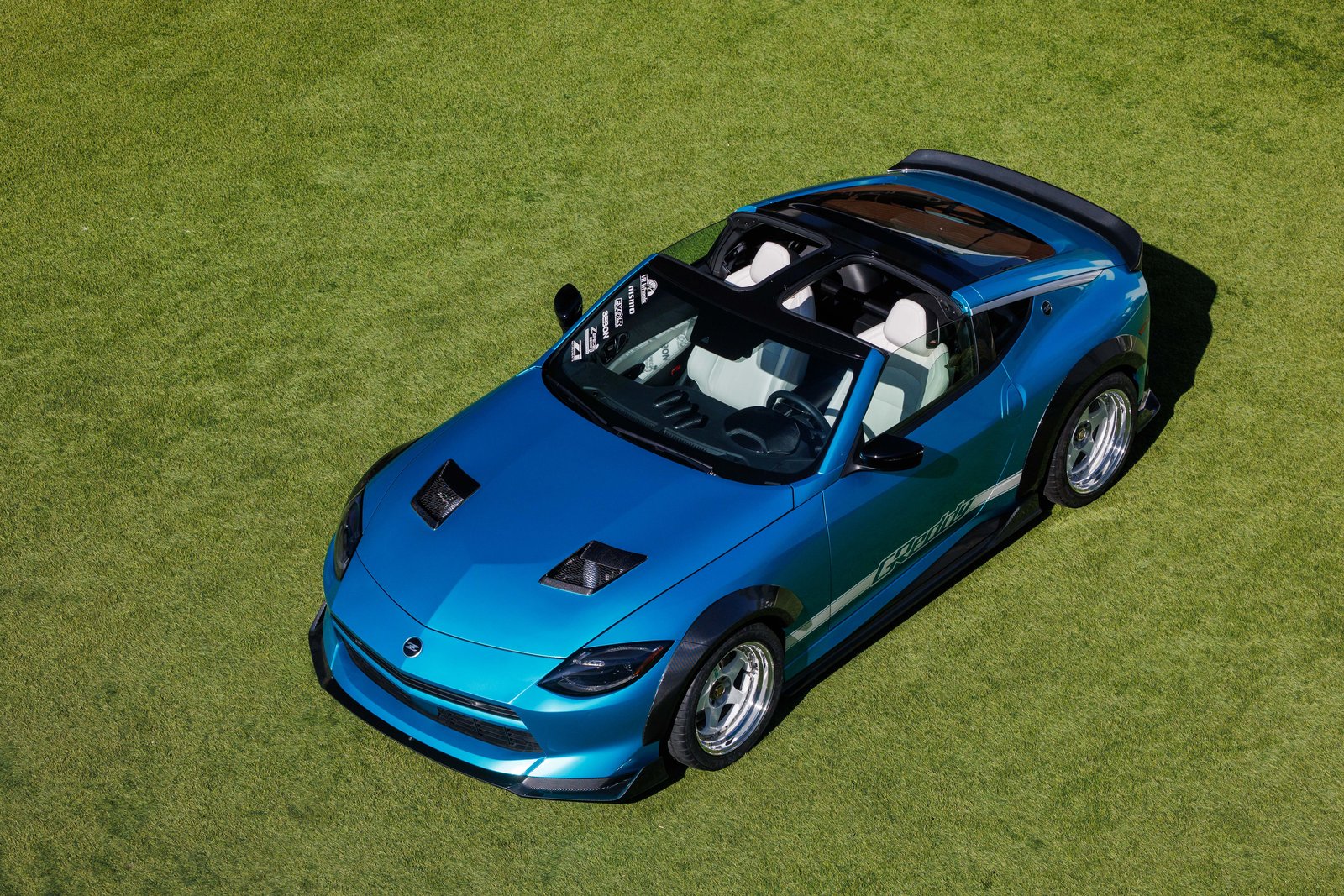 Overhead view of the Nissan Z Kaze concept with its T-top panels removed