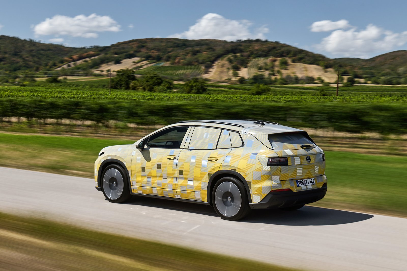 Rear three-quarter view of the ID. Tiguan prototype on the move