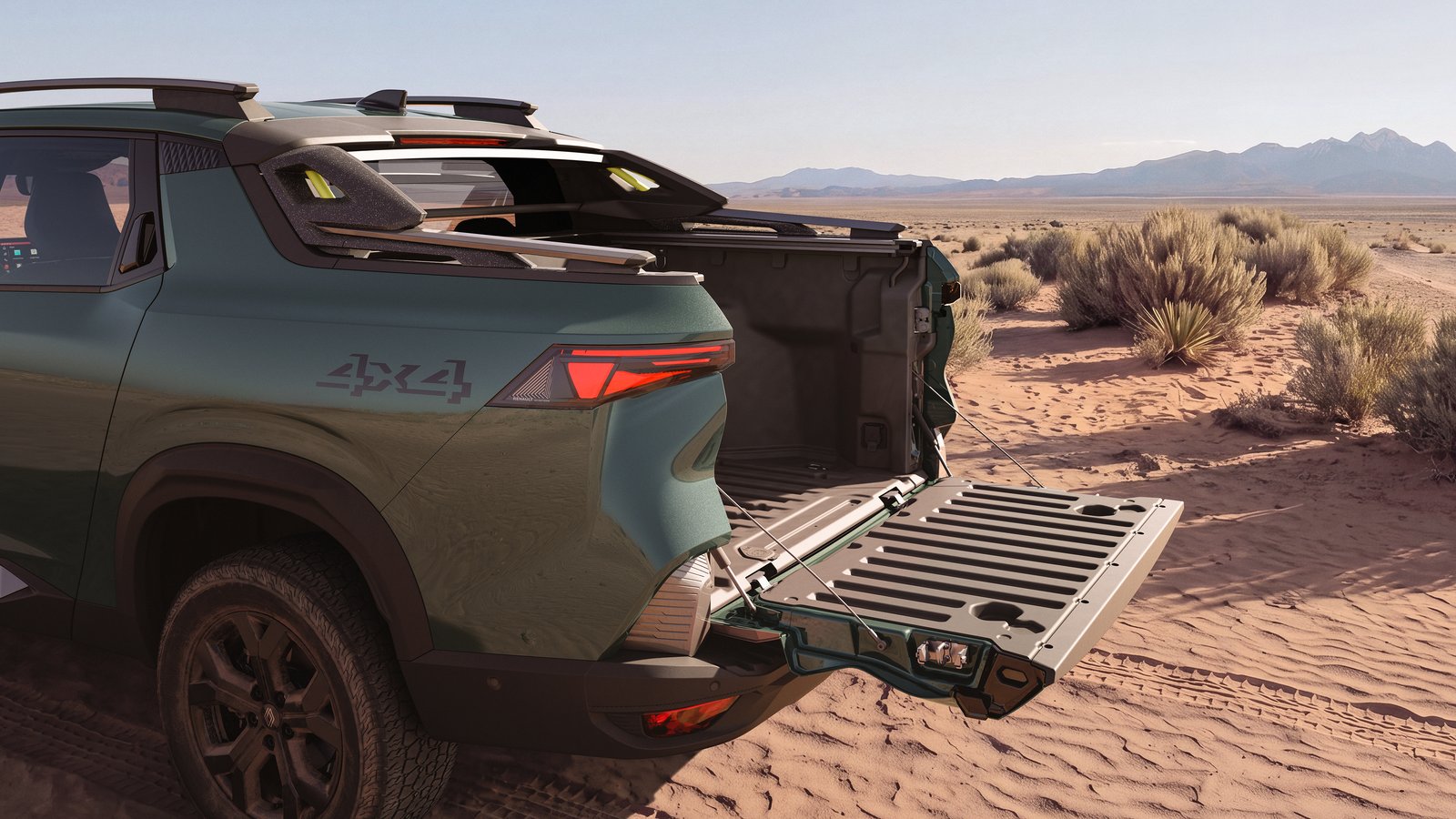 Renault Niagara cargo bed with tailgate open in the desert