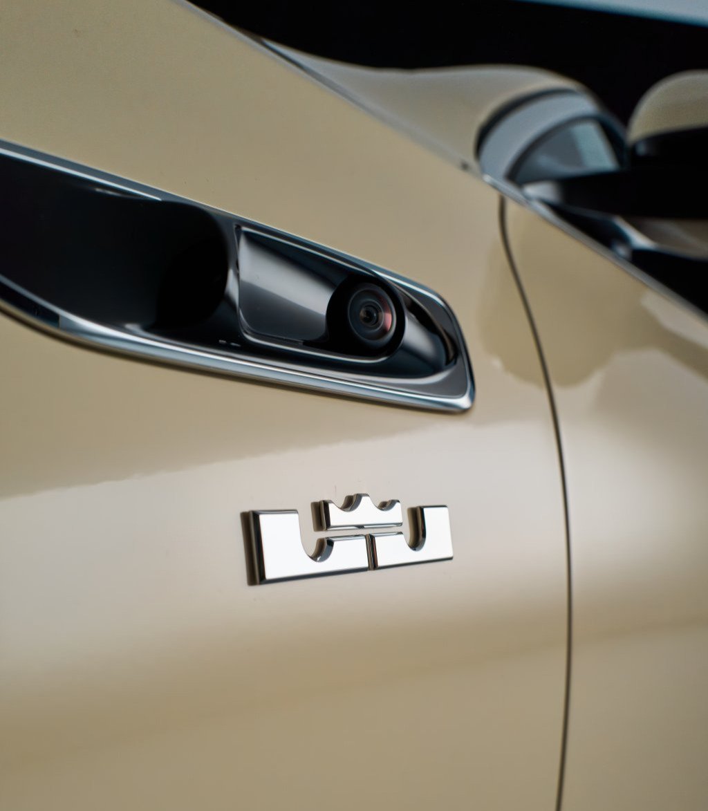 LeBron James crown logo badge replacing the V12 badge on the Maybach fender