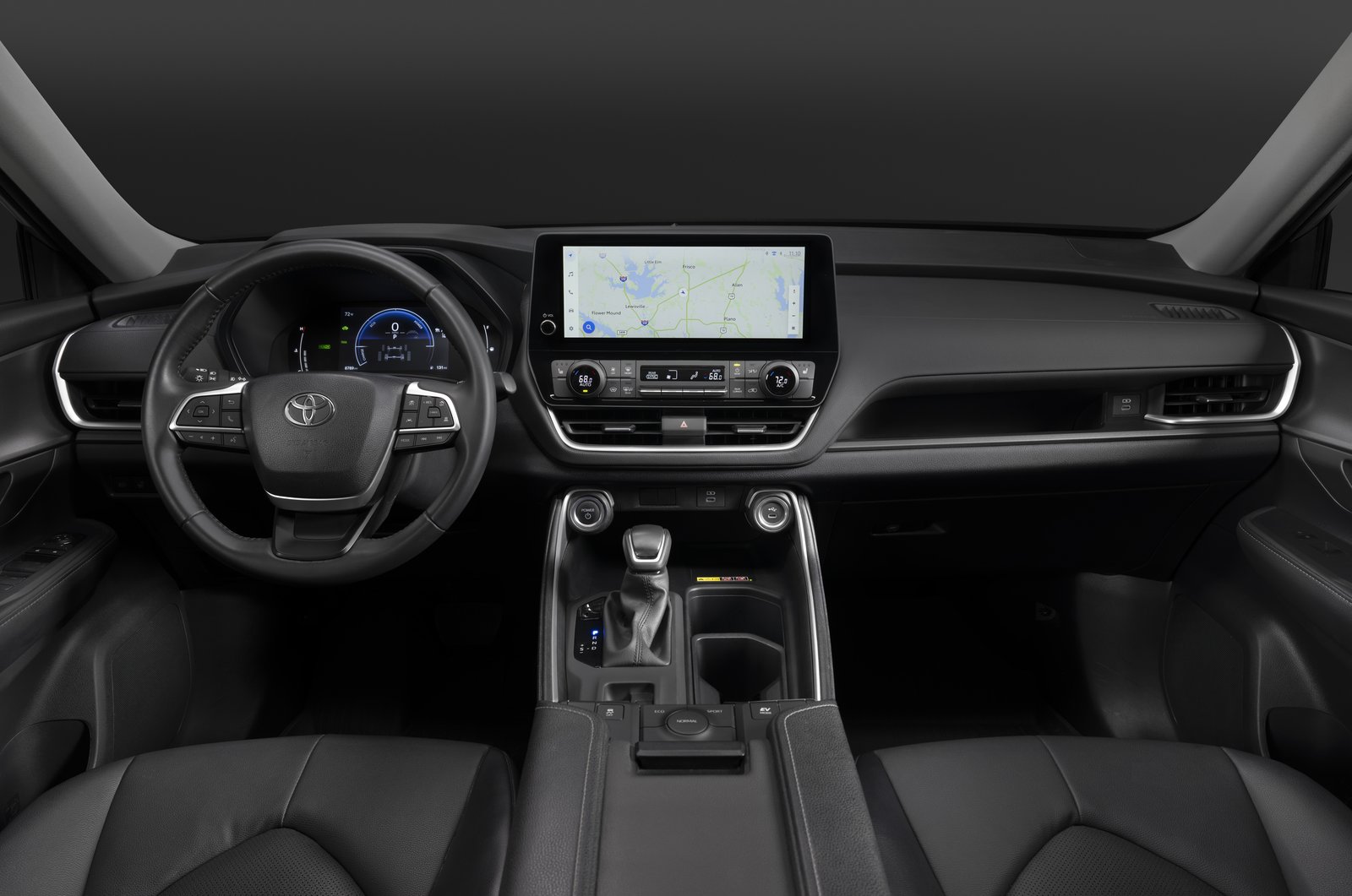 Grand Highlander Woodland dashboard with 12.3-inch touchscreen