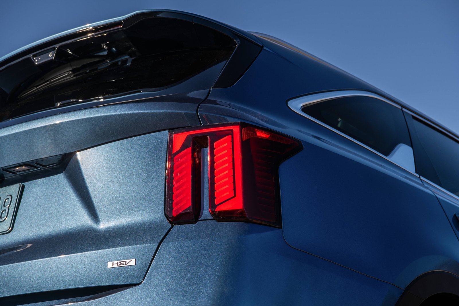 HEV badge and LED taillight on the 2027 Kia Sorento Hybrid tailgate