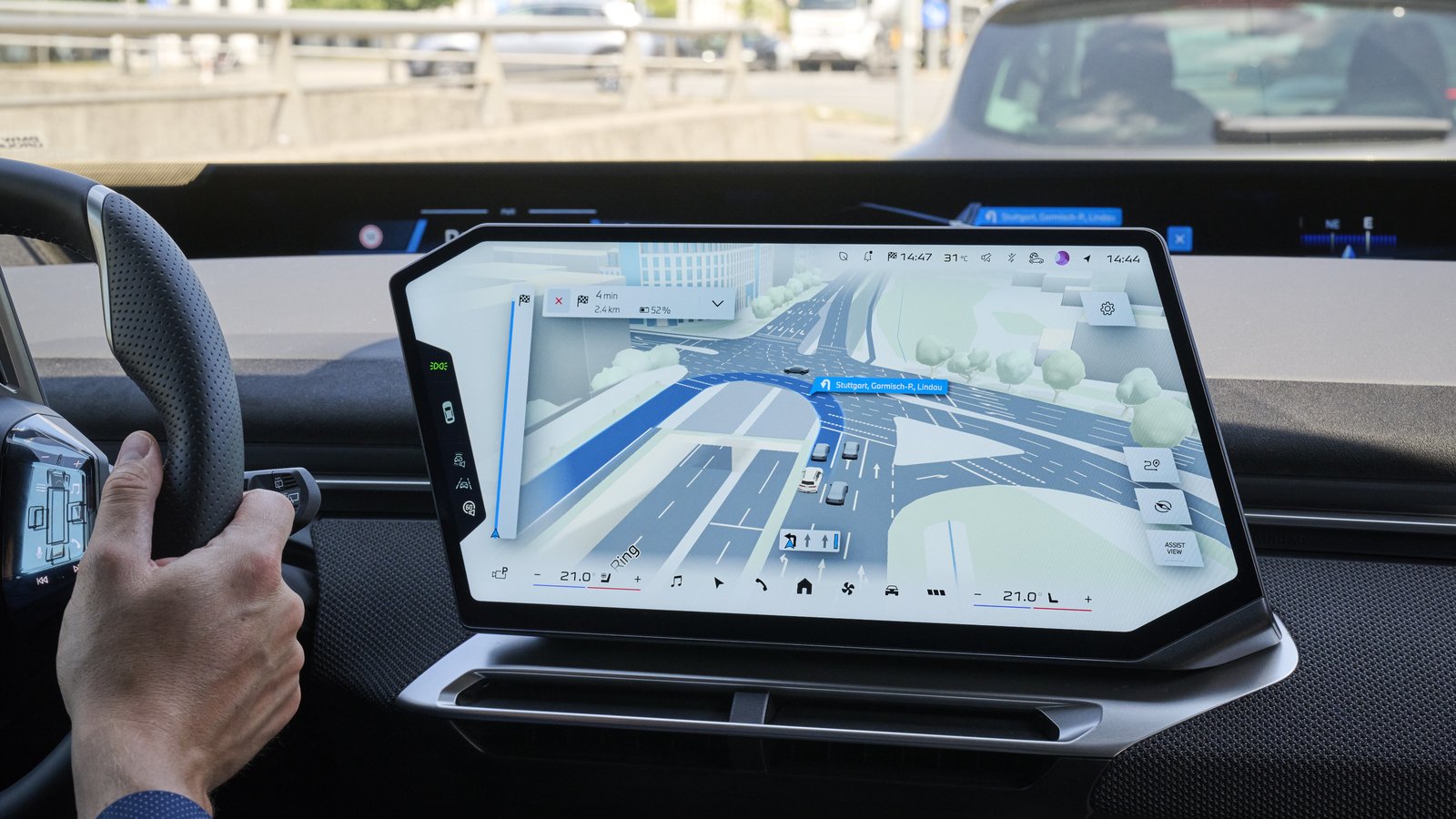 BMW Maps 3D view of a multi-lane city intersection with surrounding traffic