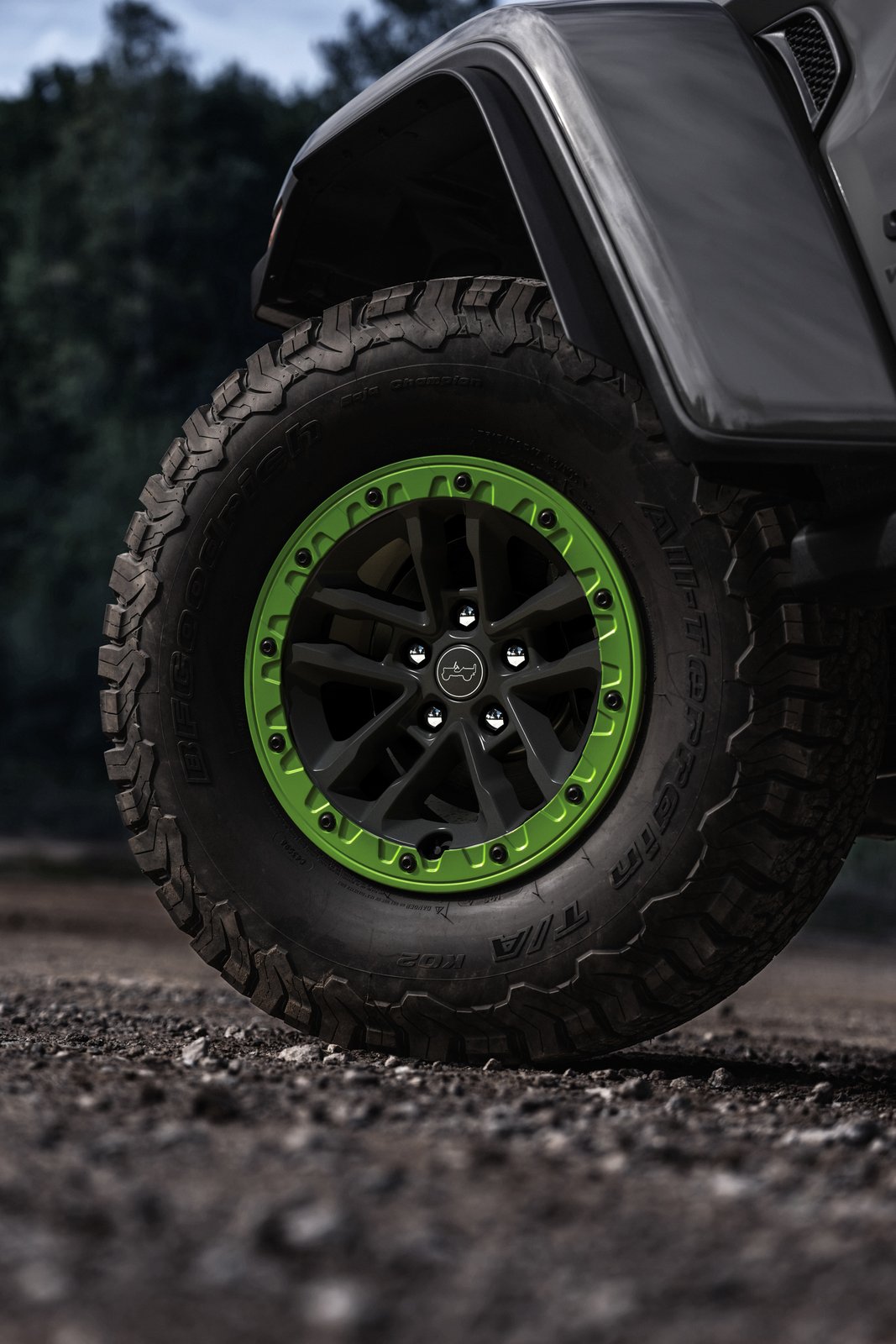 Gecko green beadlock ring on Wrangler Switchback wheel