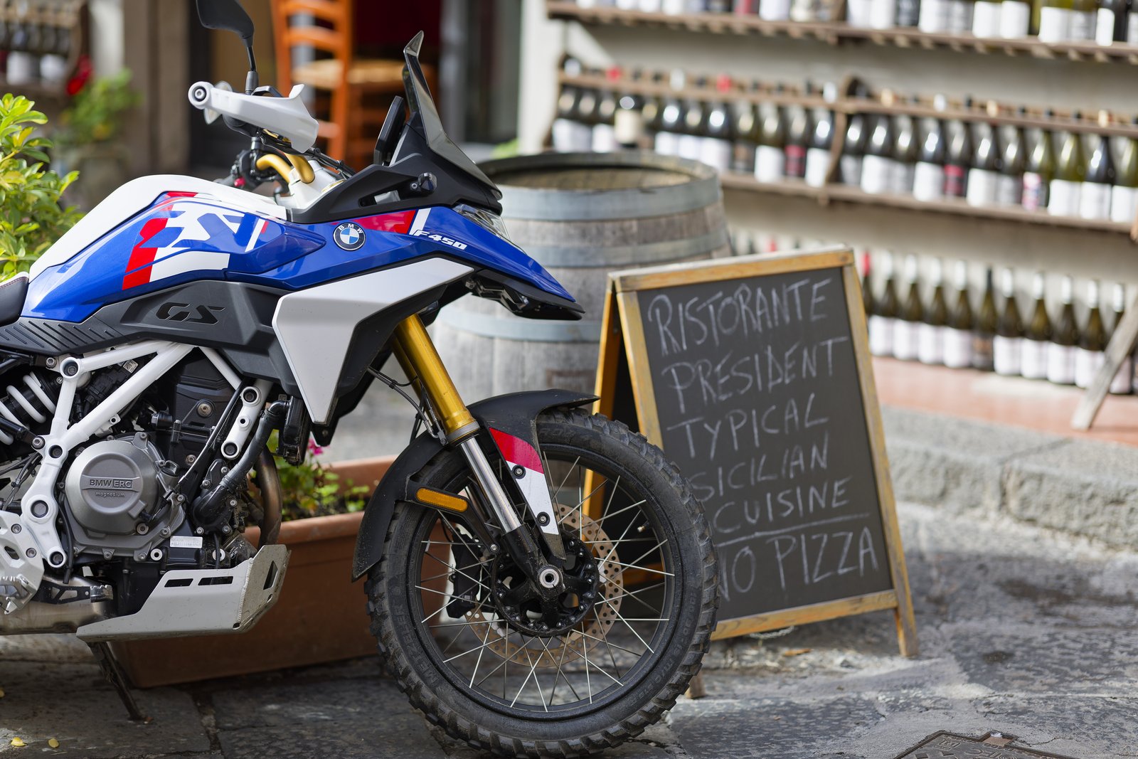 Front half of BMW F 450 GS showing gold fork and ERC clutch cover