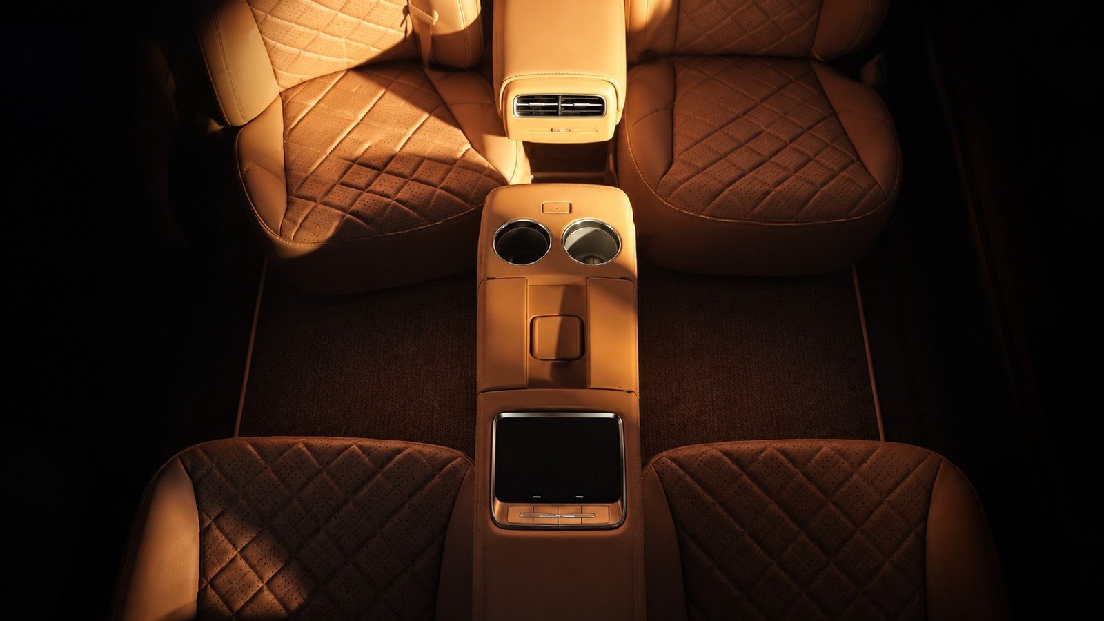 Overhead view of the GV90 second-row console and seats
