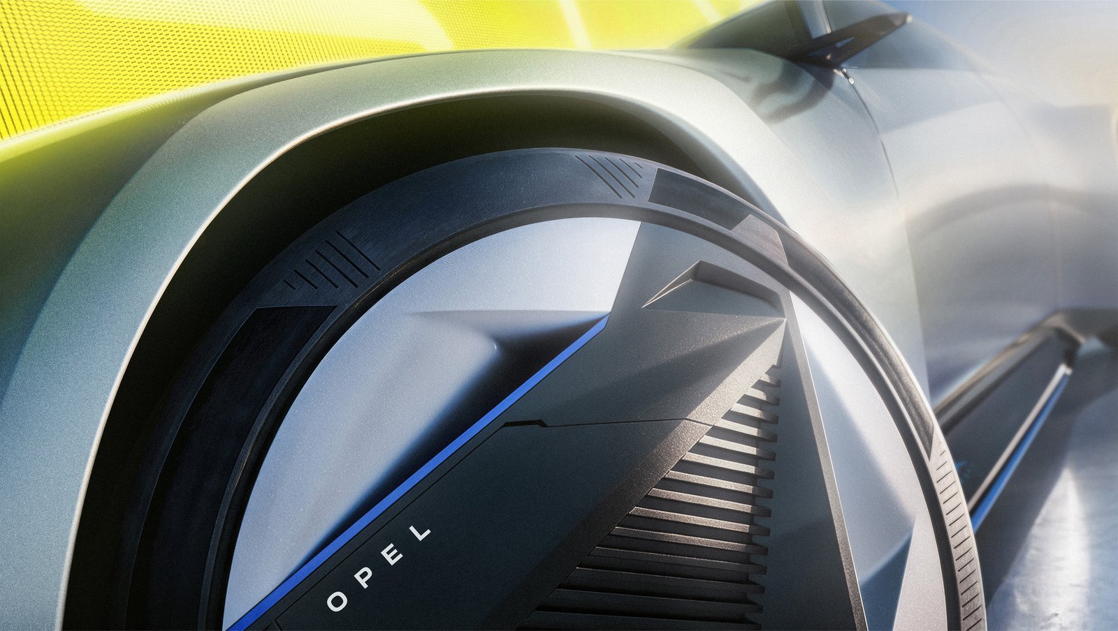 Close-up of the Opel STX Concept three-section alloy wheel
