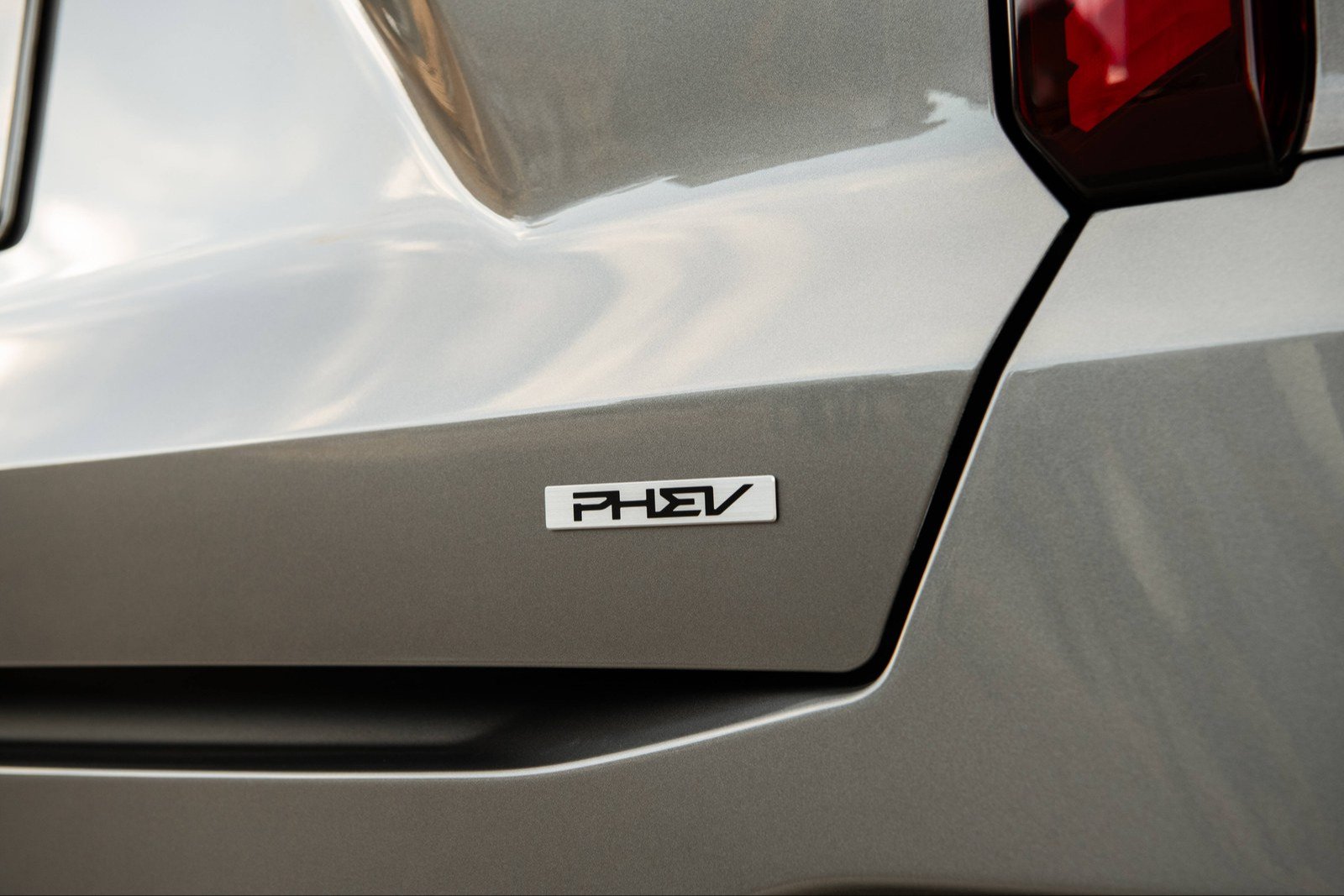 PHEV badge on the tailgate of the 2027 Kia Sorento